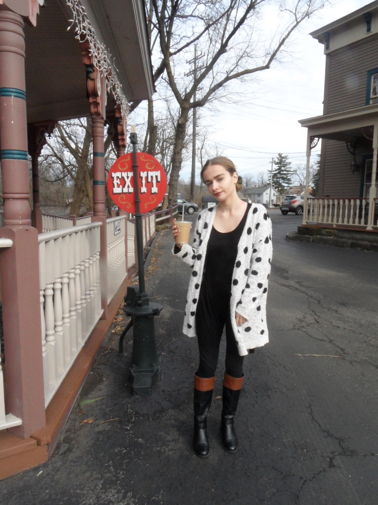 fashion blogger wears polka dot sweater